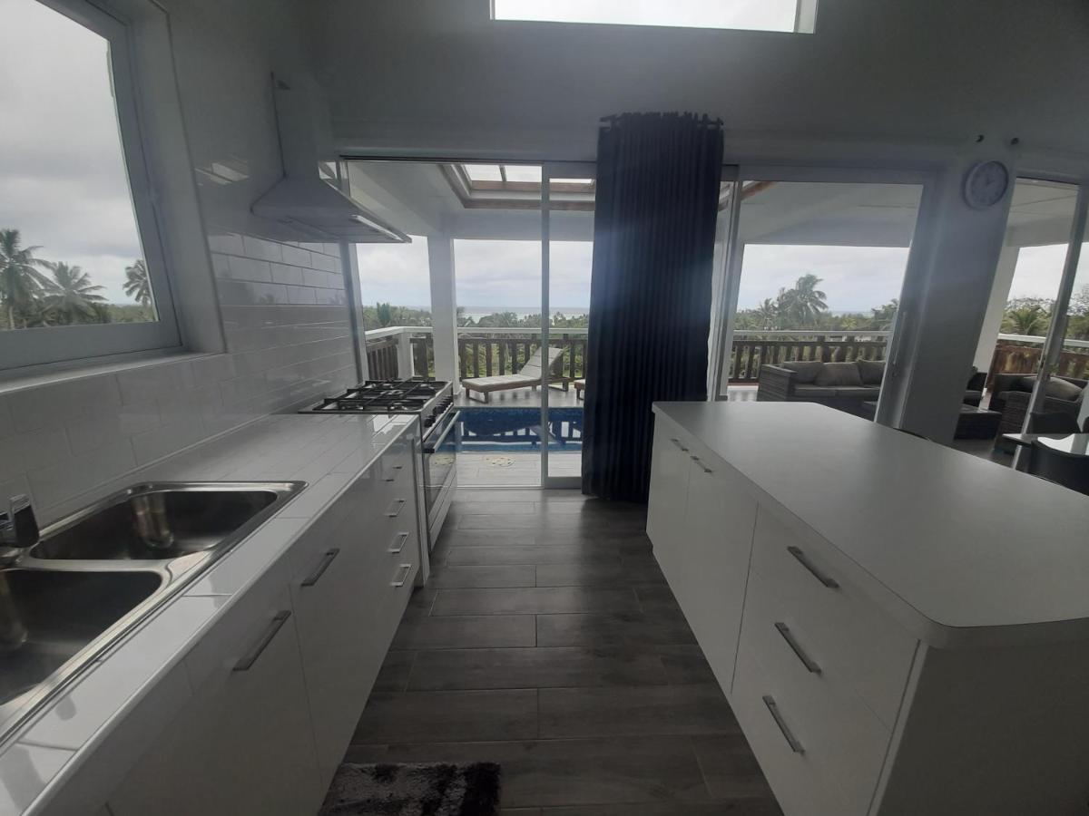 Mai'I Villa 1 - Muri Аваруа Экстерьер фото
